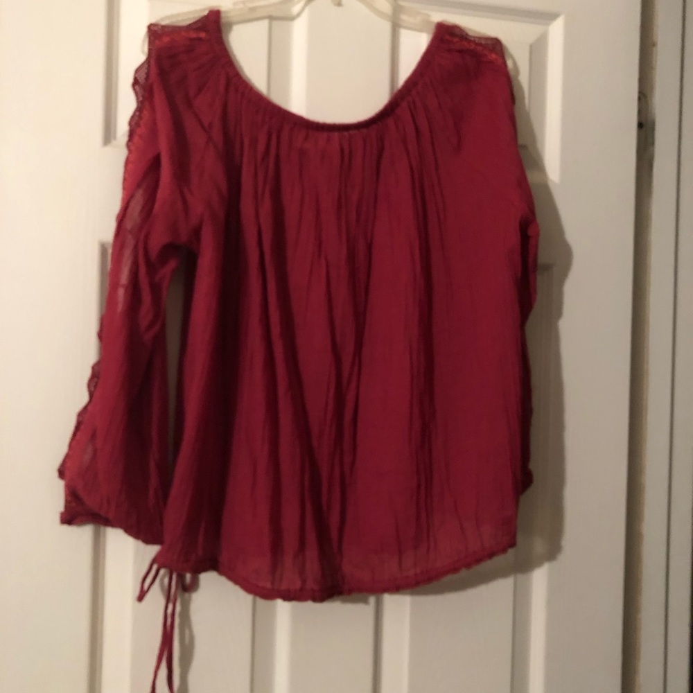 Altered State sz S cold shoulder blouse
